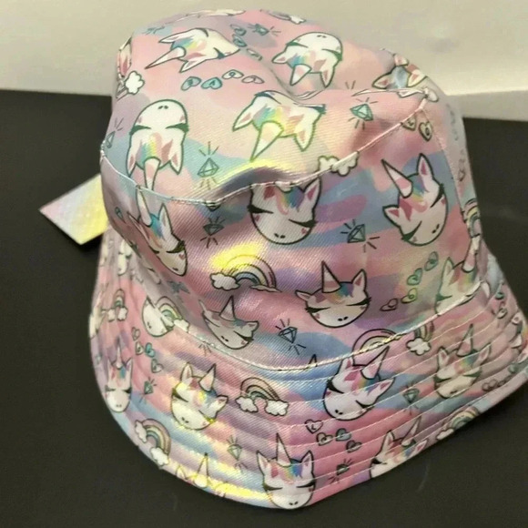 OMG ACCESSORIES Kid’s Miss Gwen Holographic Bucket Hat Unicorn Rainbows - Picture 2 of 8